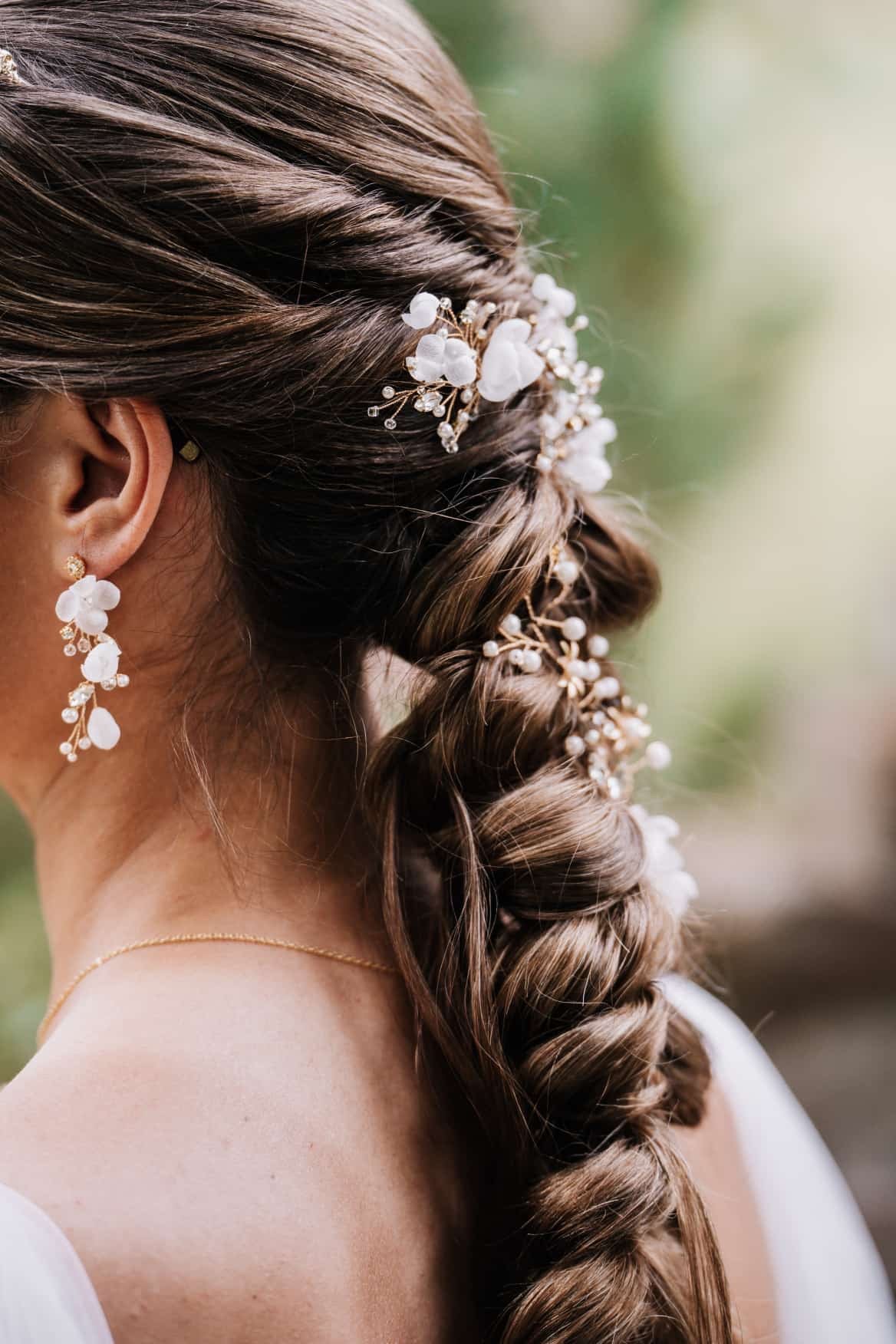 brautfrisur boho mit haarschmuck